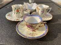 3 Chávenas de Porcelana Vintage – Miniatura com Detalhes Florais