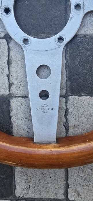 Volante de madeira de marca personal vintage