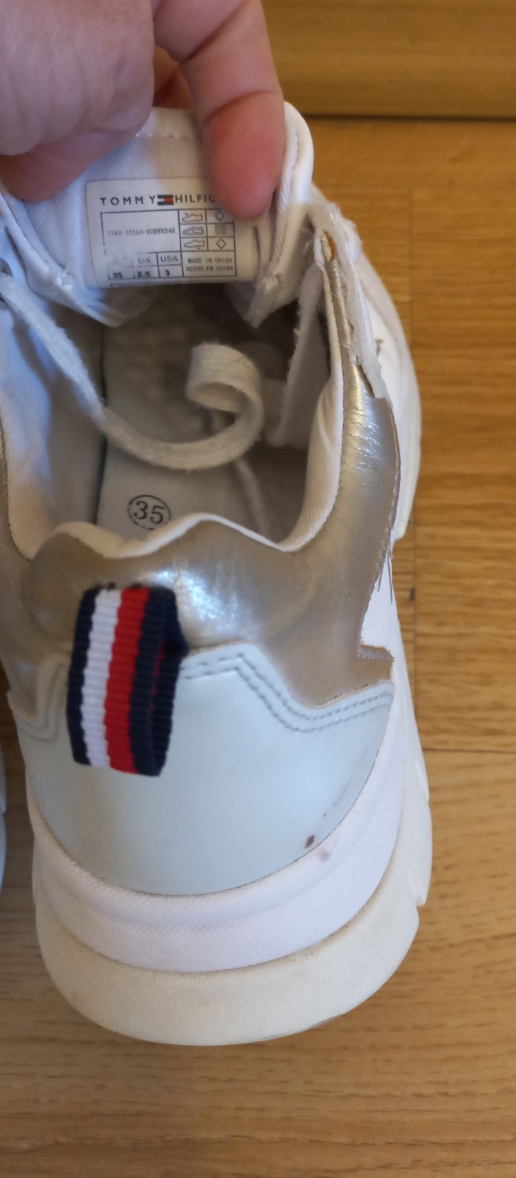 Sneakersy damskie Tommy Hilfiger w dobrym stanie plus,  35