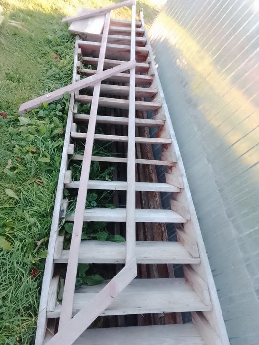 Schody drewniane budowlane