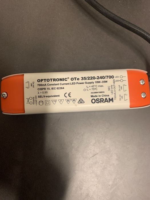 Lampy podtynkowe z regulacją kierunku świecenia