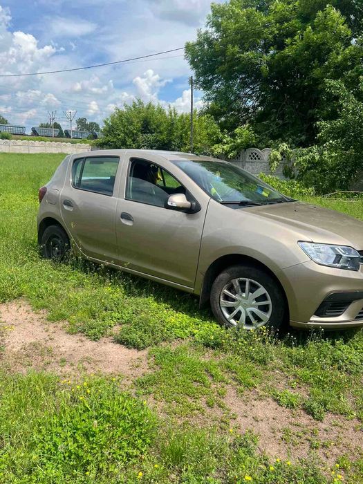 Продам авто Renault sandero 2020 р, із салону, одна власниця.