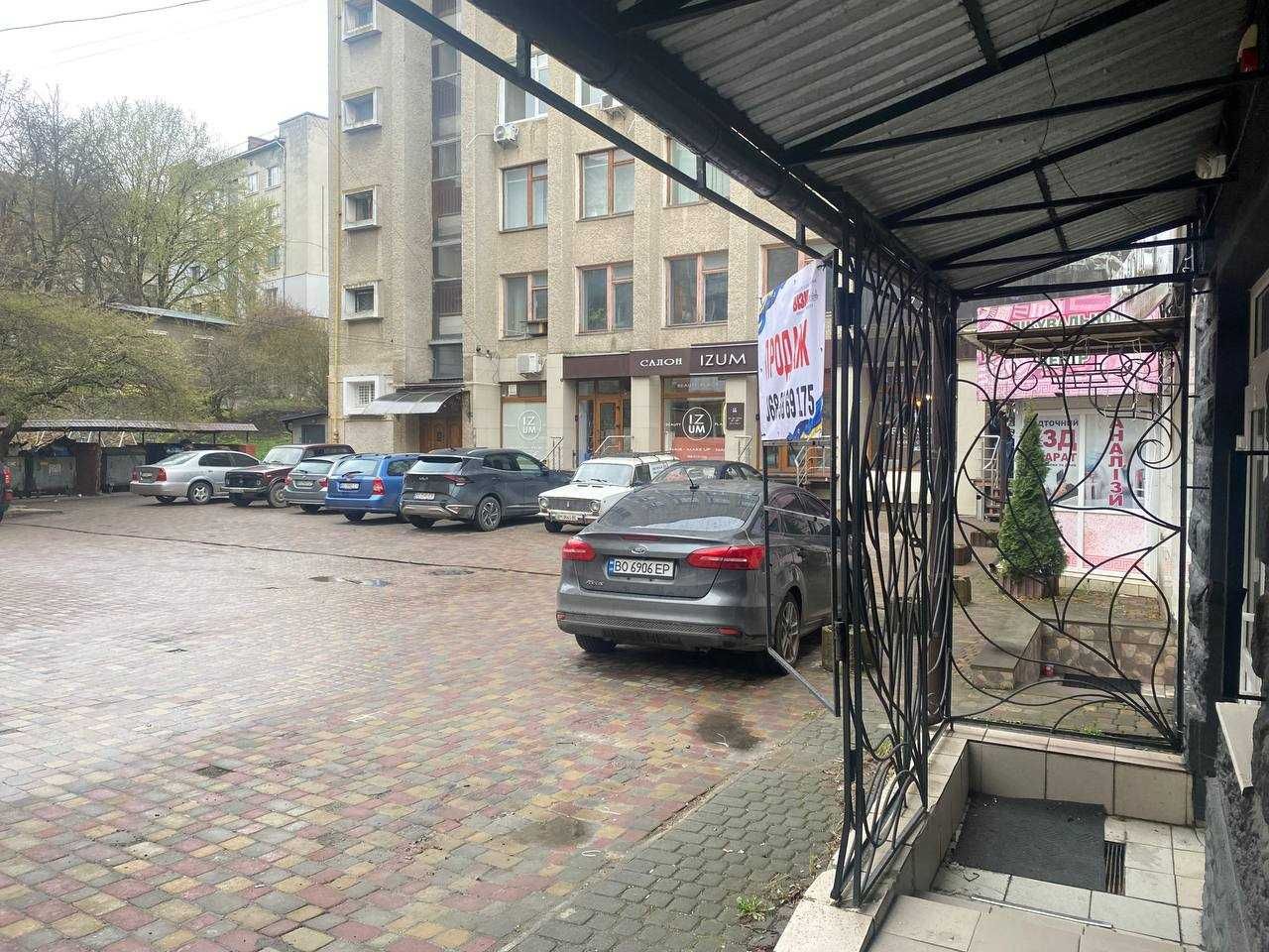 Оренда офісу на першщому поверсі Центр міста
