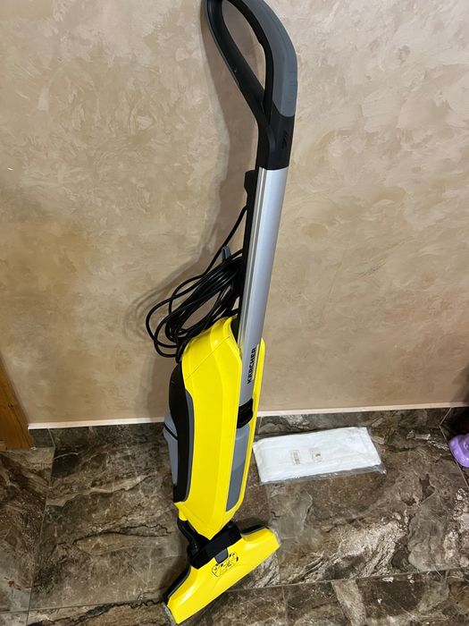 Миючий пилосо керхер і пароочисник і пилосос керхер в ідеальному стані