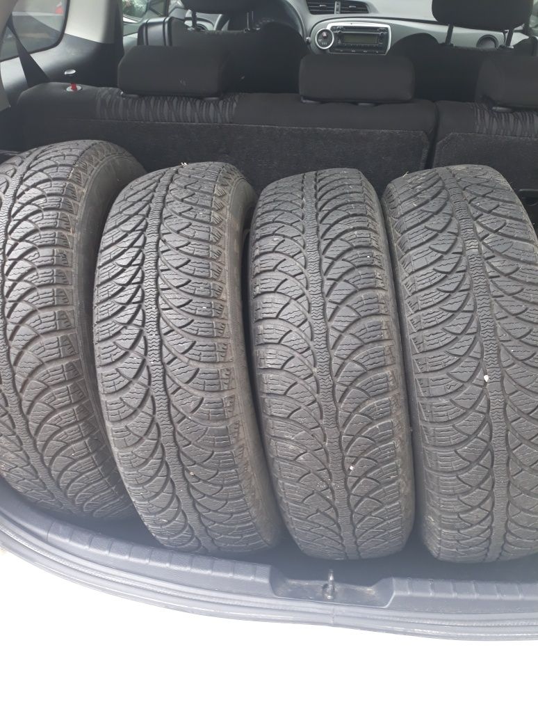 Toyota Yaris 1.0 benzyna 2012 rok.