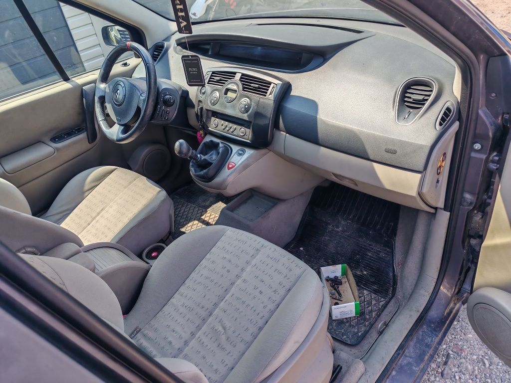 Cały samochód na części Renault Scenic 2 II 1.9 dCi 2004r.