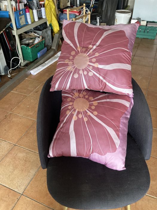 3 almofada em bom estado