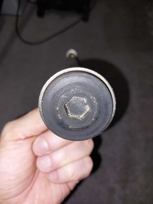 Drążek do podciągania rozporowy z decathlonu 70cm