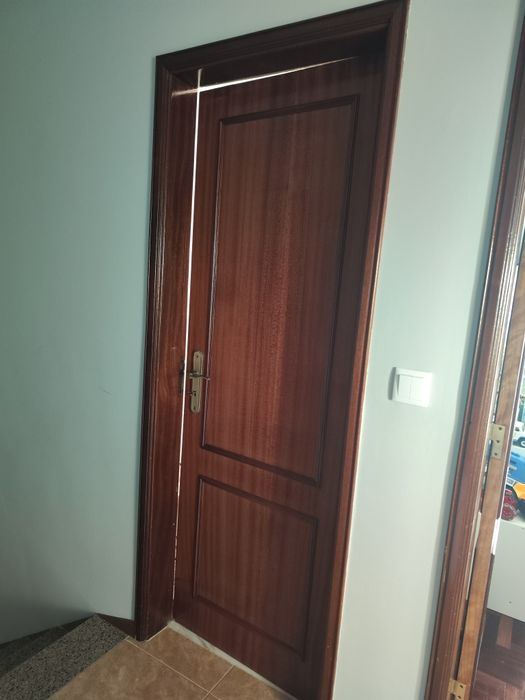 Vende-se portas madeira