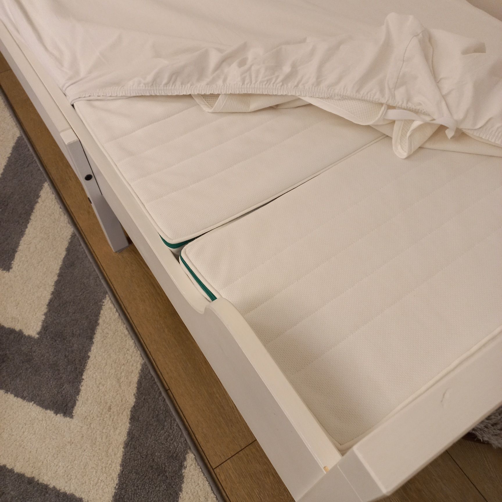 Łóżko ikea sundvik z regulowanym materacem
