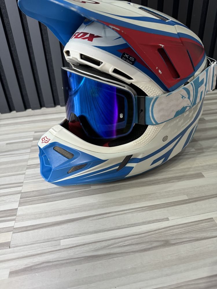 Kask crossowy enduro marki Fox v4