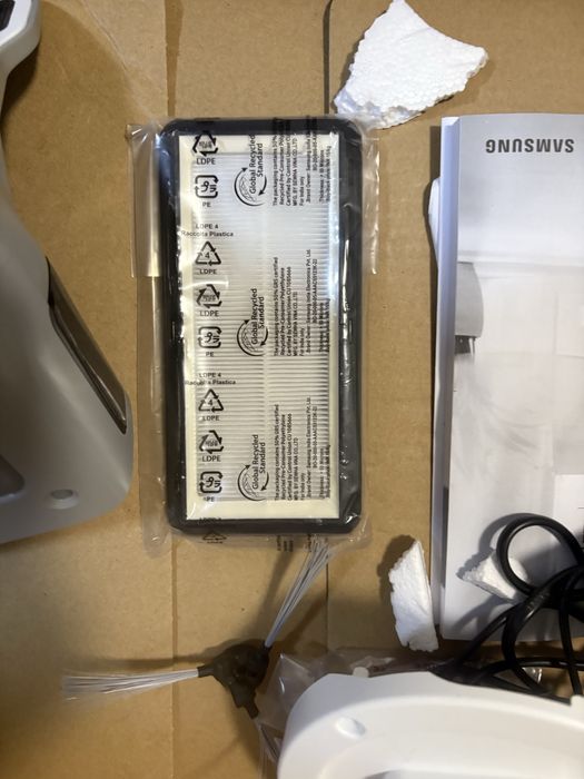 Robot sprzątający Samsung VR30T80313W biały