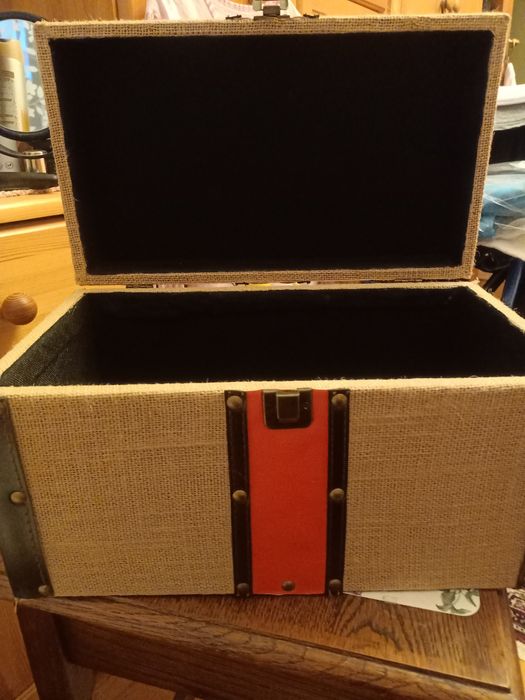 Duży kuferek na różności