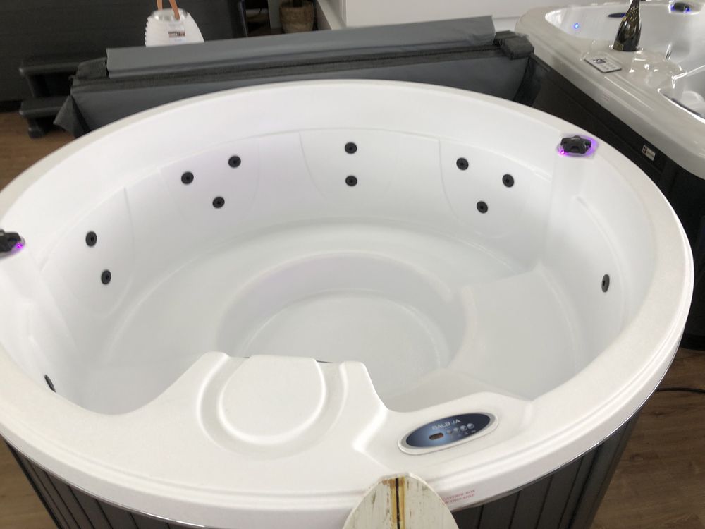 Jacuzzi Spa Malta  4.980,00€ Baixa de preço! entrega imediata