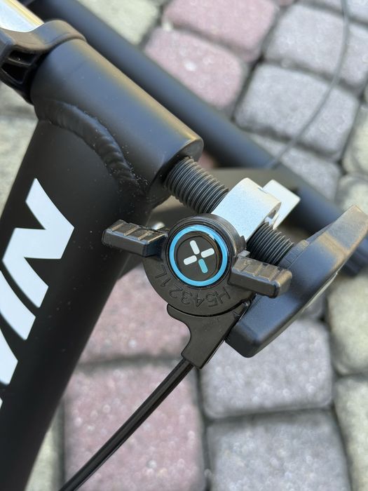Trenażer rowerowy Btwin In’Ride 100 + podstawka