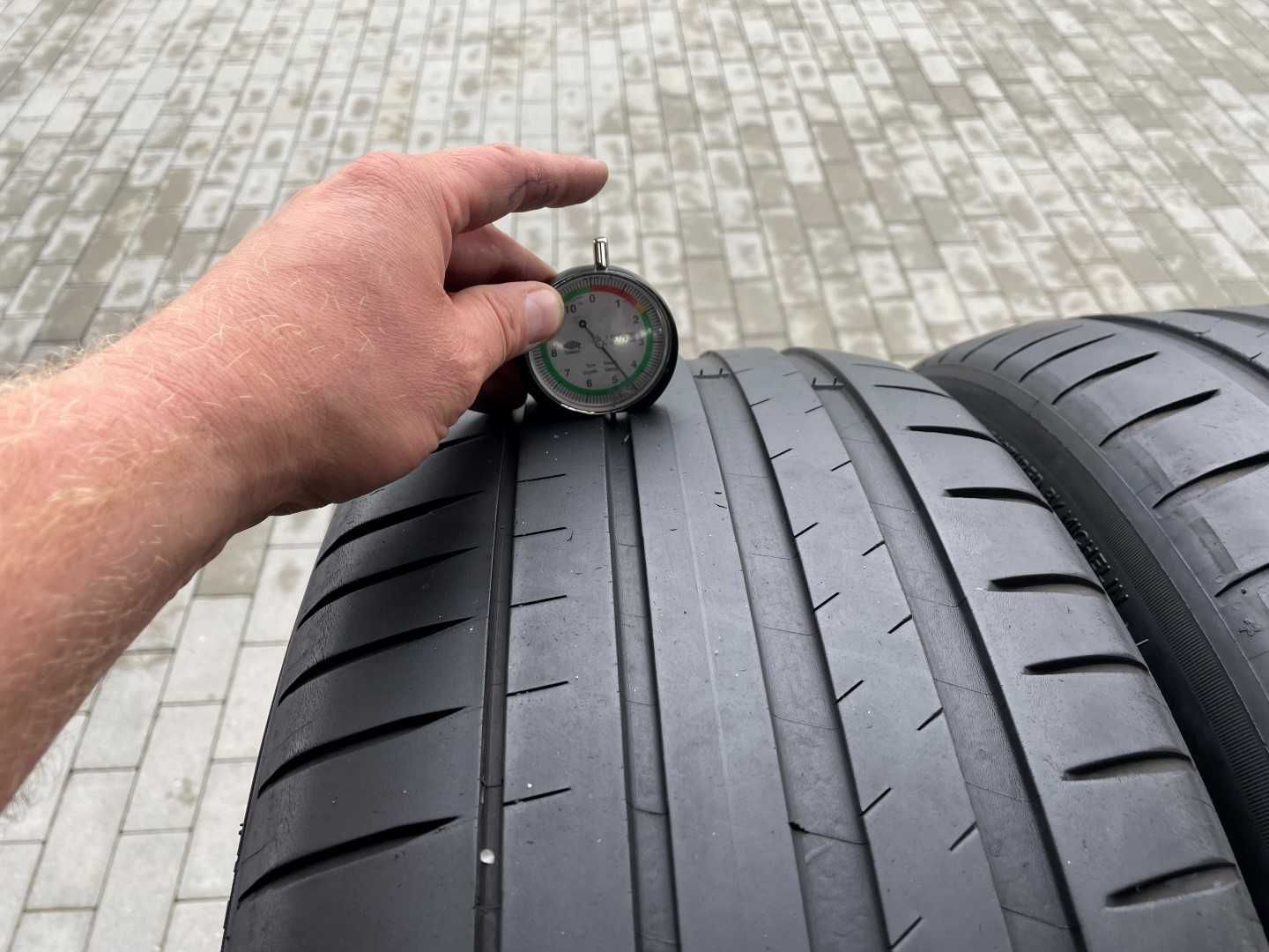 245 45 r19 Michelin Pilot Sport 4 AO 102Y 4,5mm  x2
