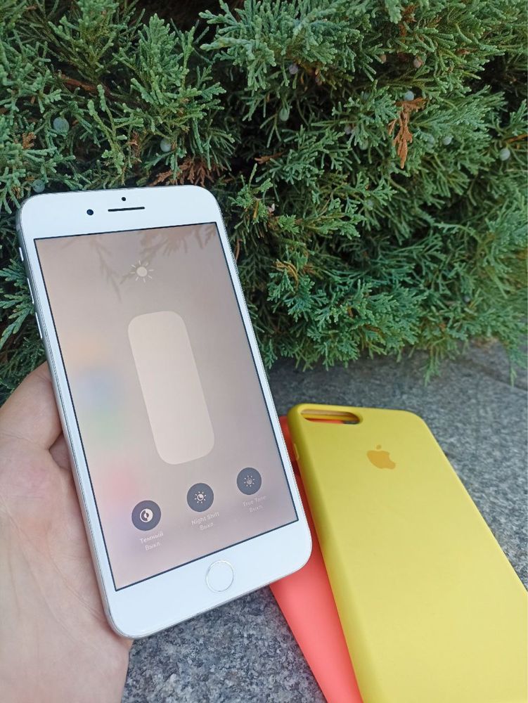 Iphone 8 Plus на 64 Гб.