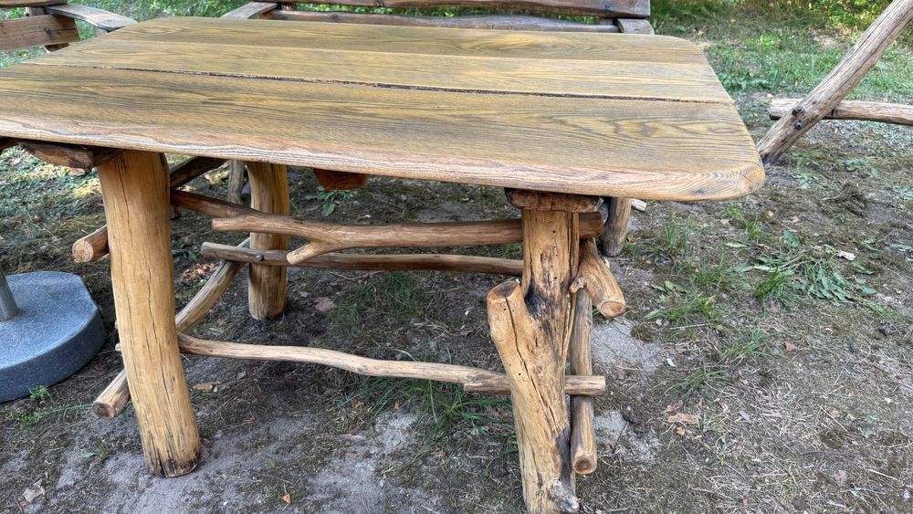 Zestaw drewnianych dębowych mebli