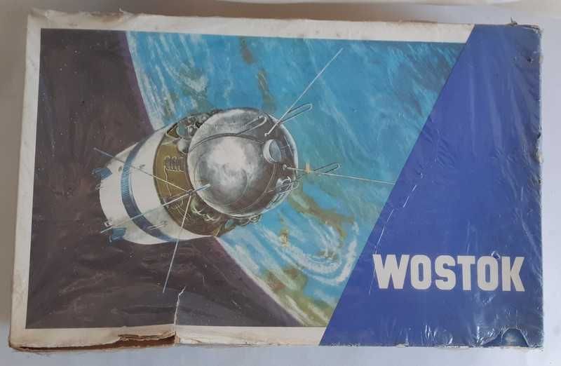 Комплект модели спутника WOSTOK (Vostok I) VEB Plasticart
