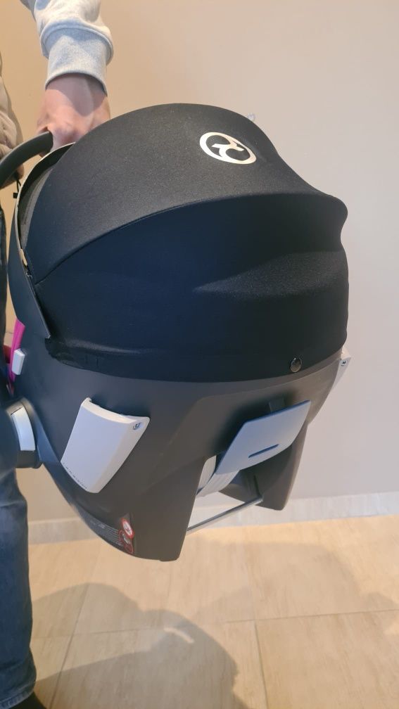 Nowy fotelik samochodowy Cybex Aton 5