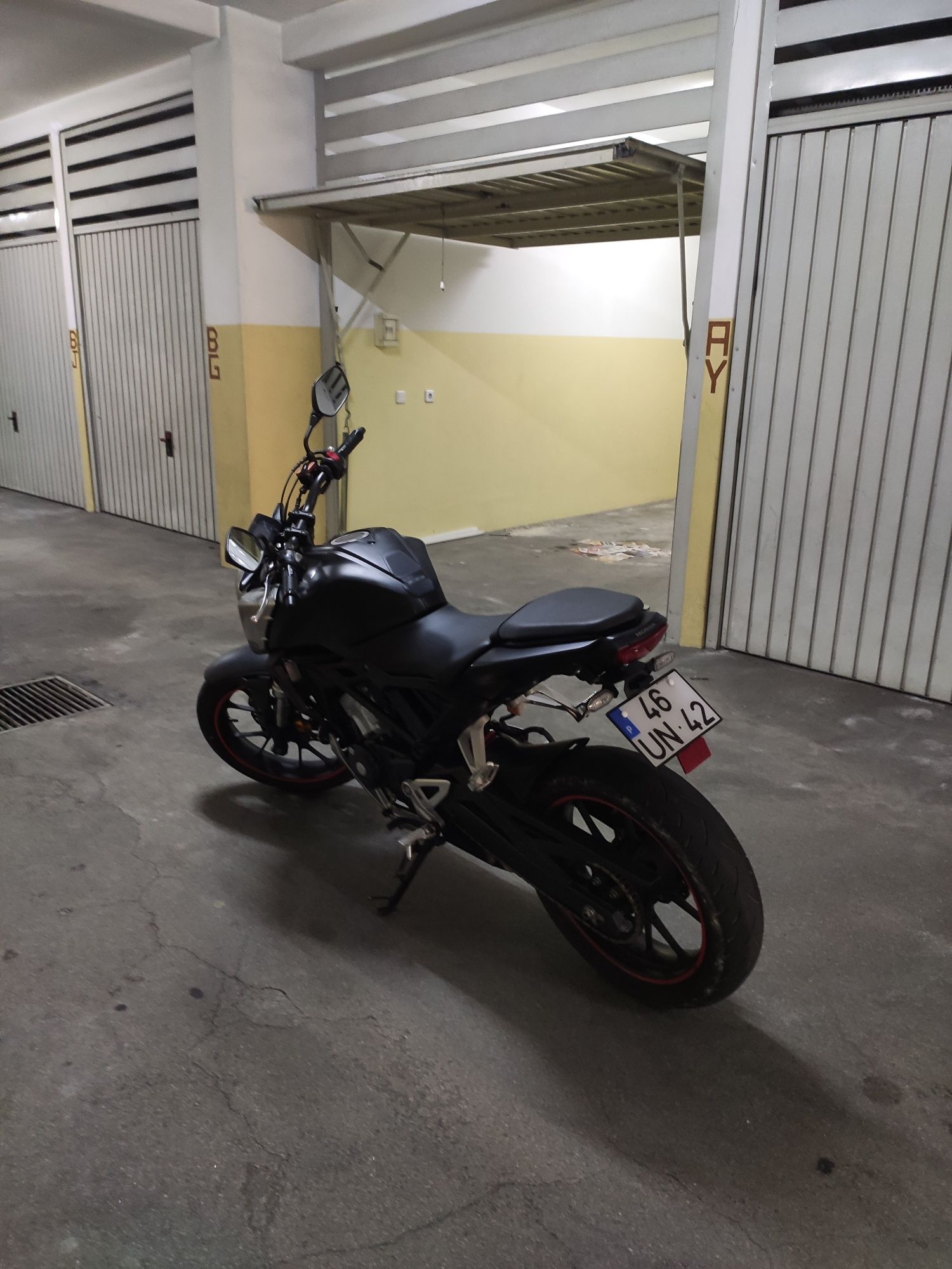 Vendo Honda CB125R 2018