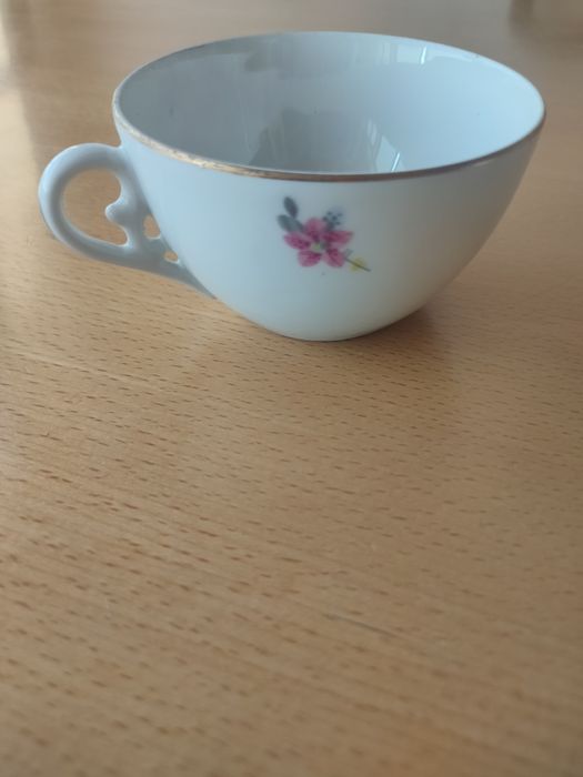 Chávenas "Empresa Electro Cerâmica V.N.G.".