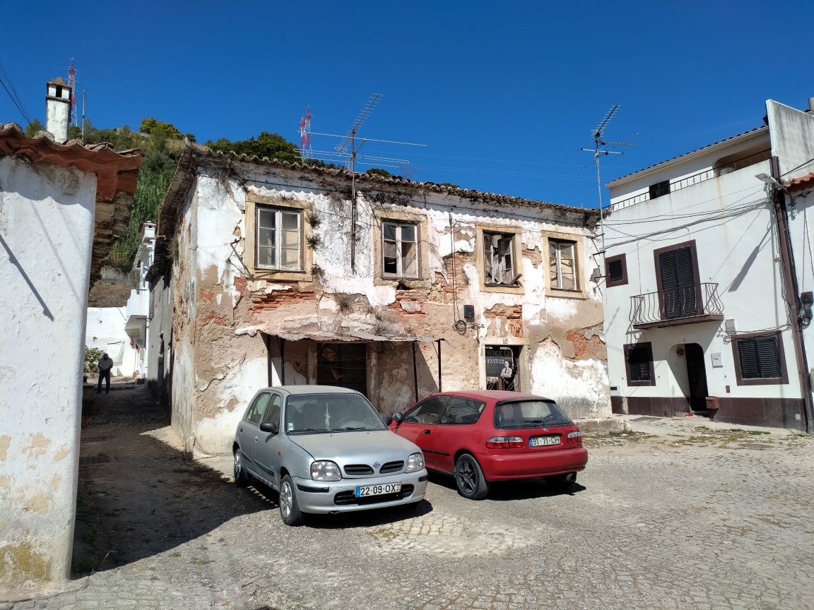 2 moradias para remodelacao total em Santarém