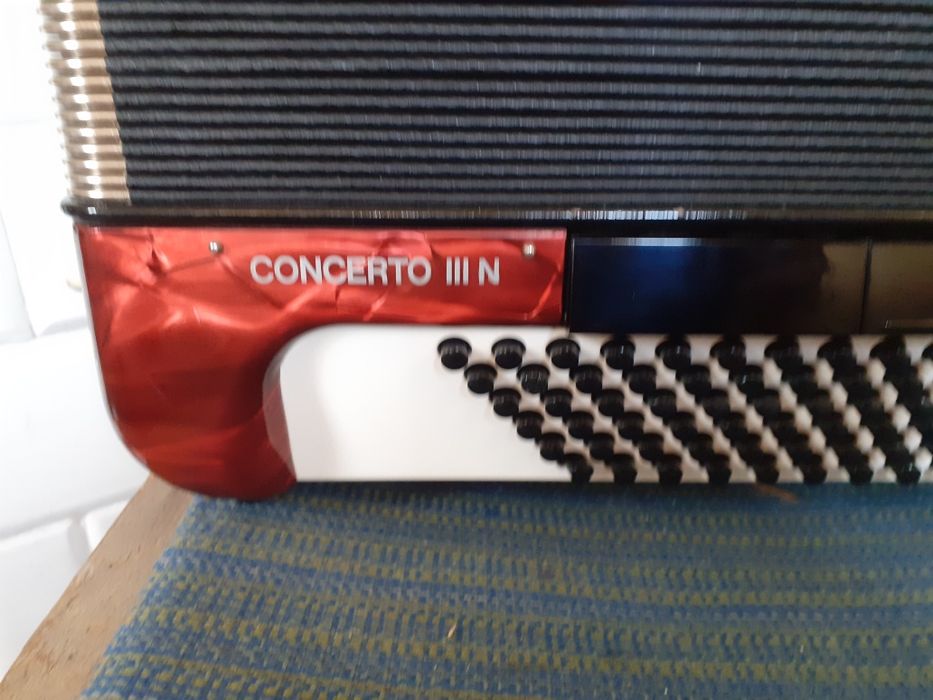 Akordeon Hohner 72 bas