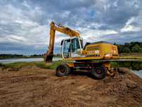 Liebherr 912 dwie łyżki/szybkozłącze/ dobry stan