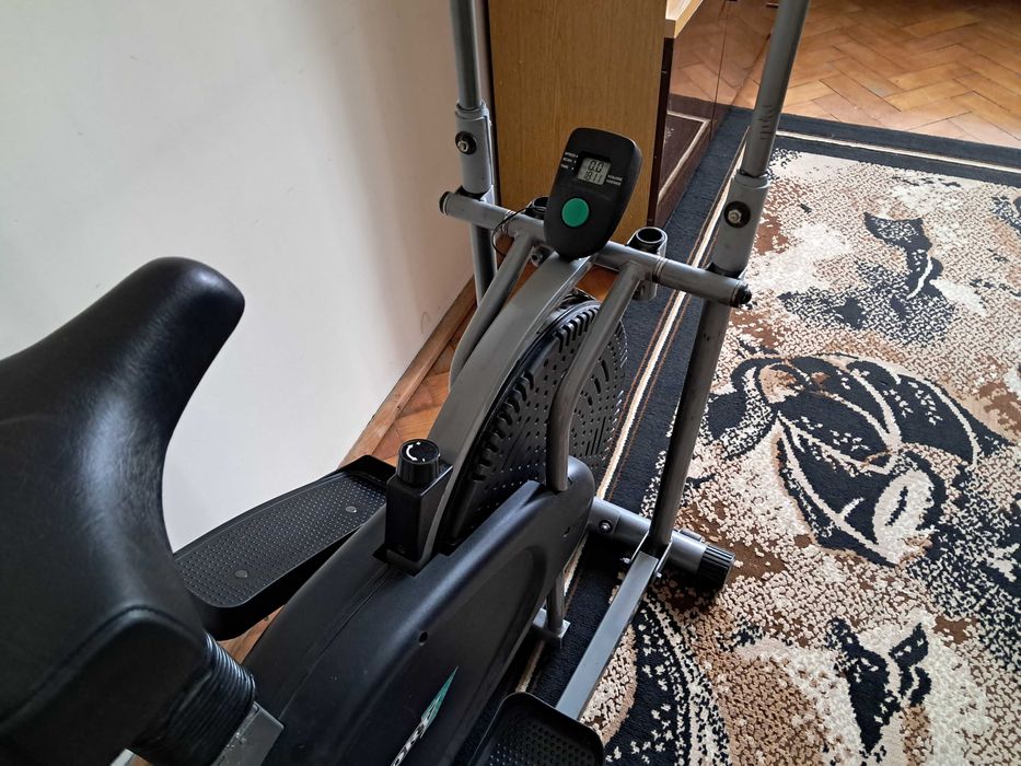 Orbitrek z siedziskiem