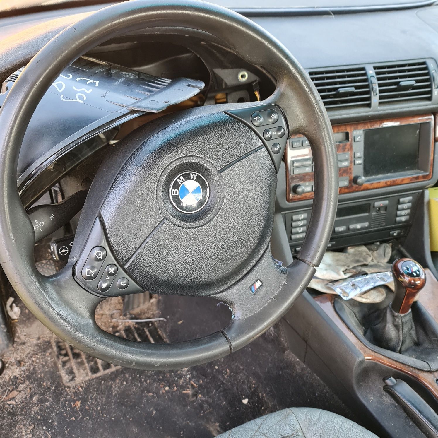 Bmw e39 528i sedan