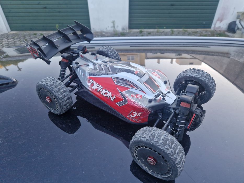 Arrma Typhon 3s BLX V3 (RPM, KATAR) + Baterias