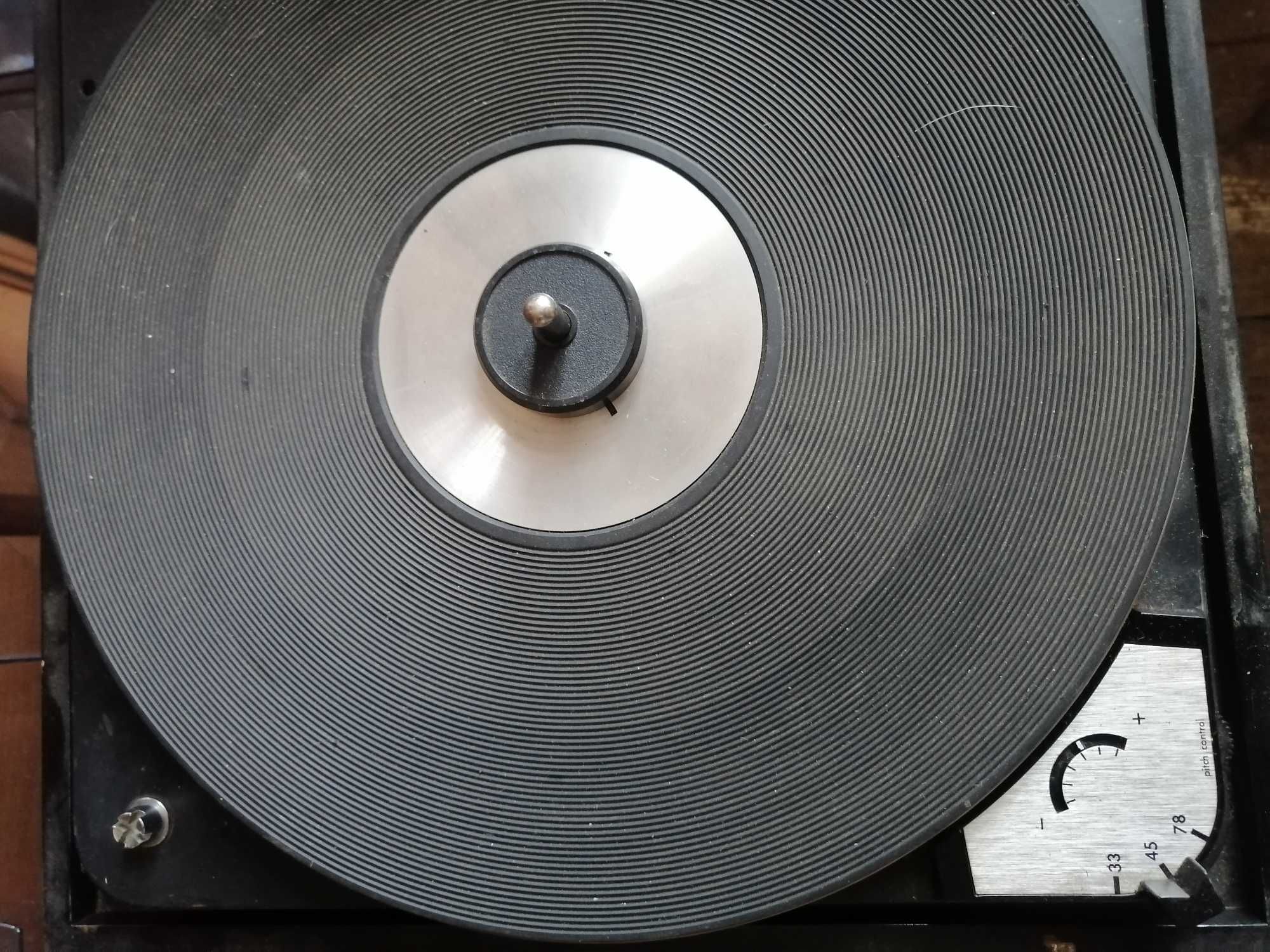 Gramofon Dual 1010  ze Wzmacniaczem