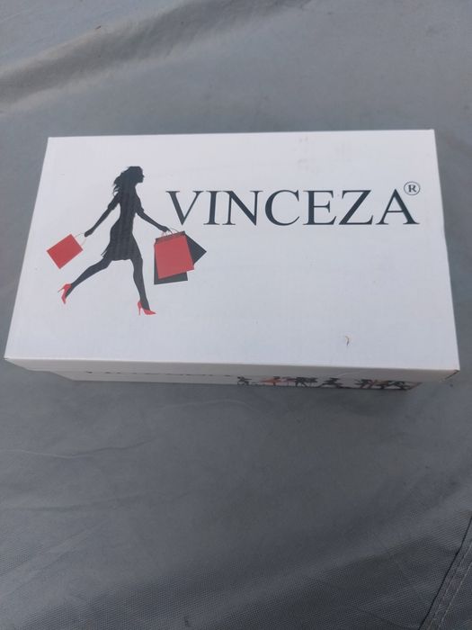 Buty czułenka damskie na koturnie Vinceza