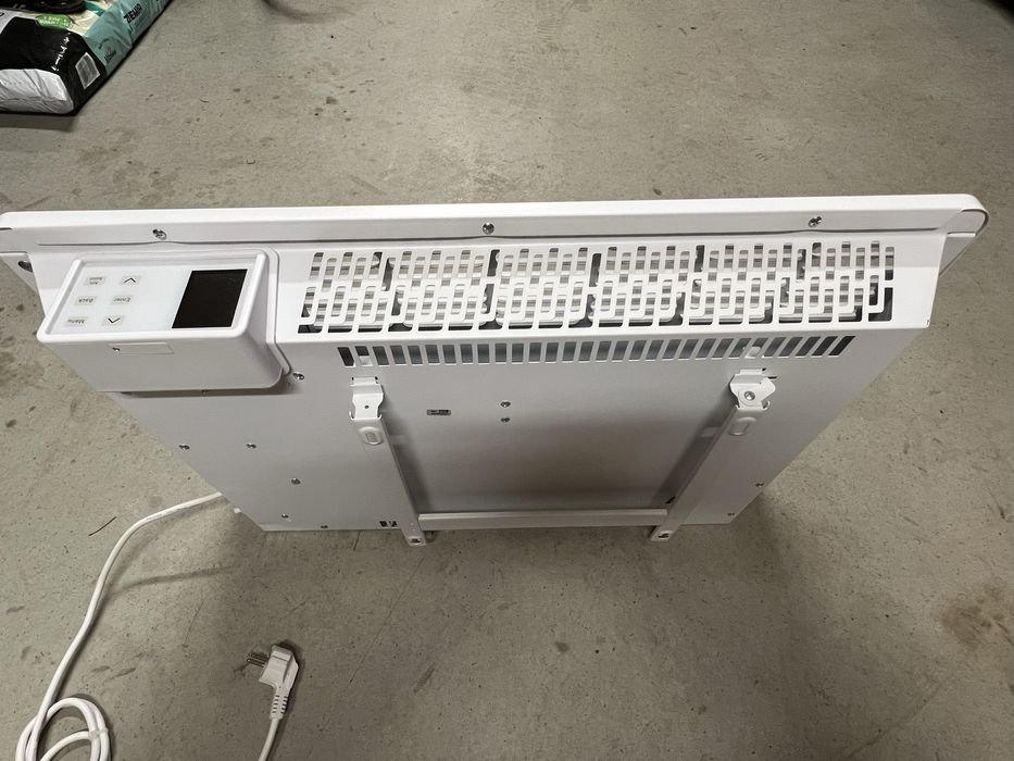 Sprzedam Grzejniki Elektryczne z Termostatami.