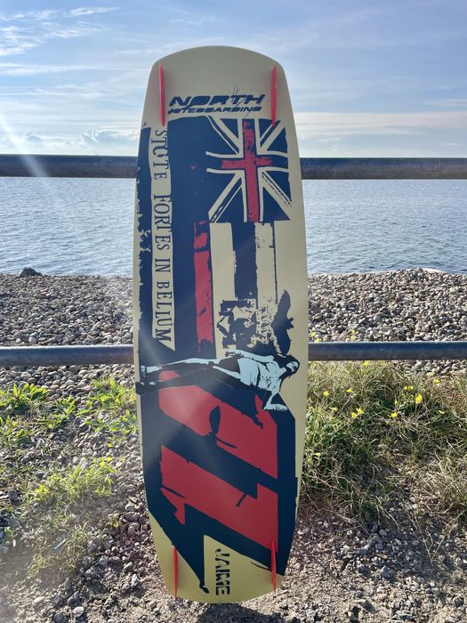 Deska North Jaime pro kitesurfing kite w idealnym stanie finy strapy
