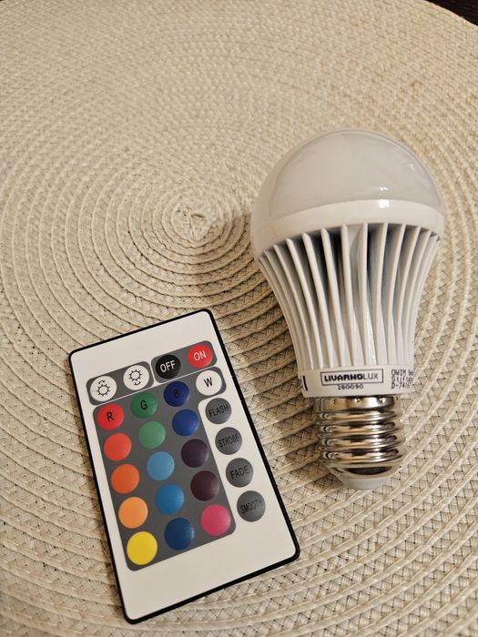 Żarówka kolorowa z pilotem