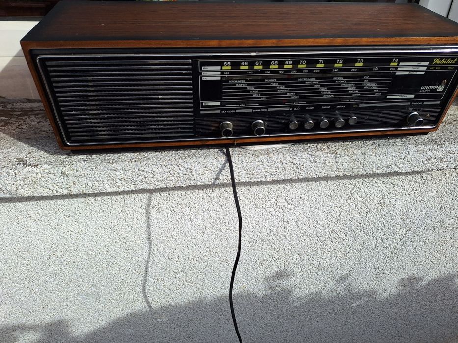 Sprzedam radio z PRL unitra Jubilat