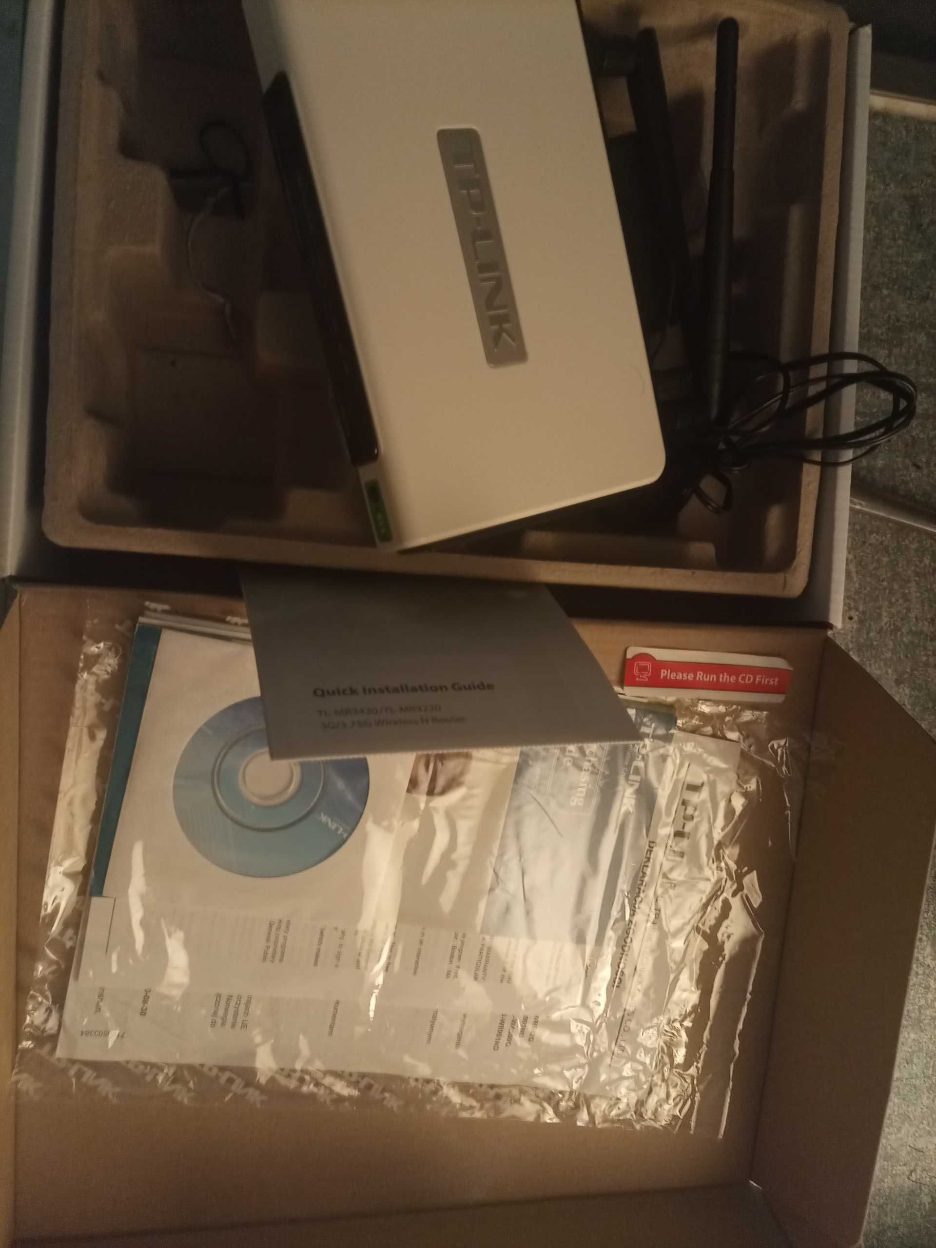 Router Wifi z pudełkiem