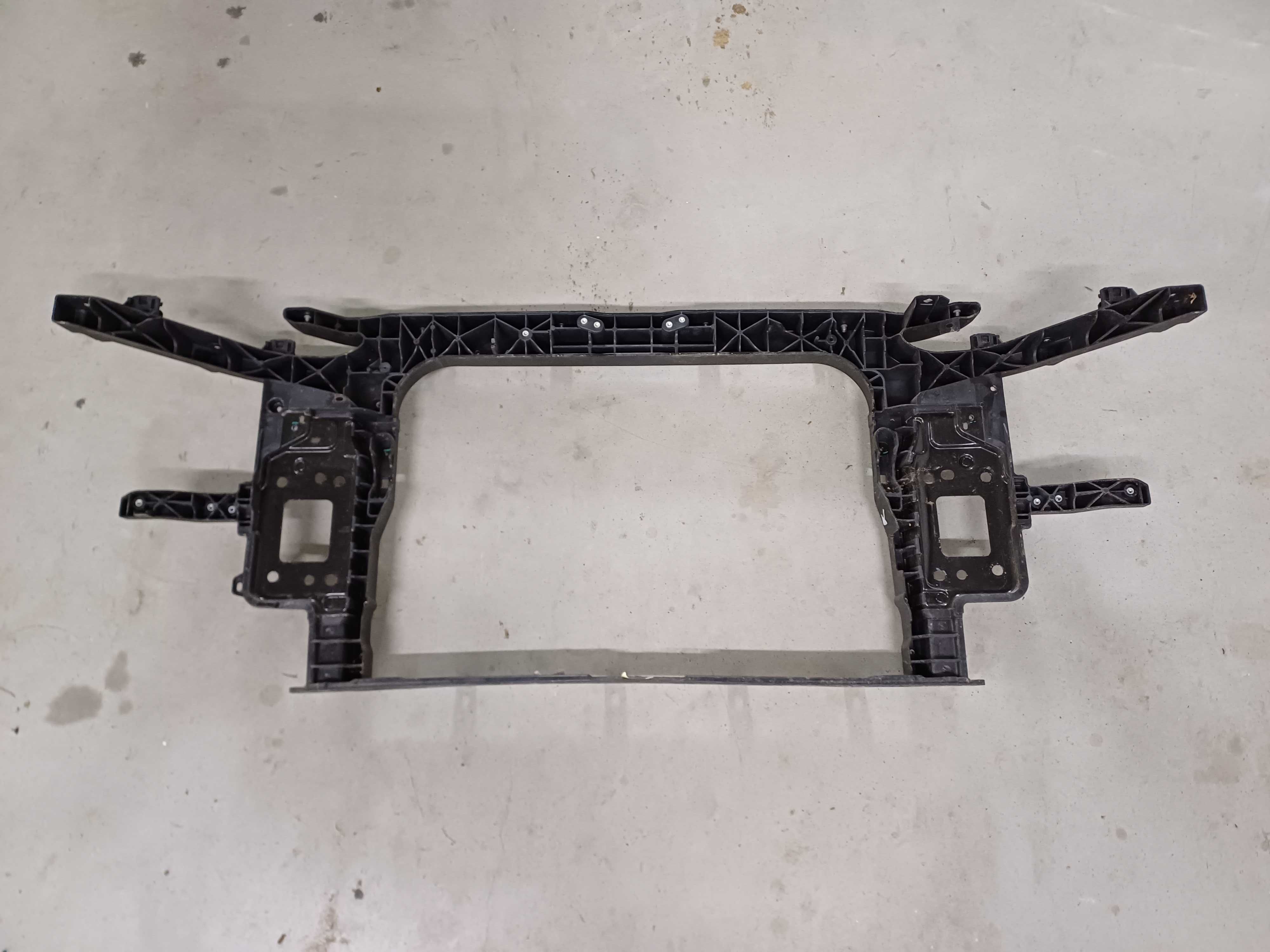 pas przedni hyundai kona lift electric 64101-dd500
