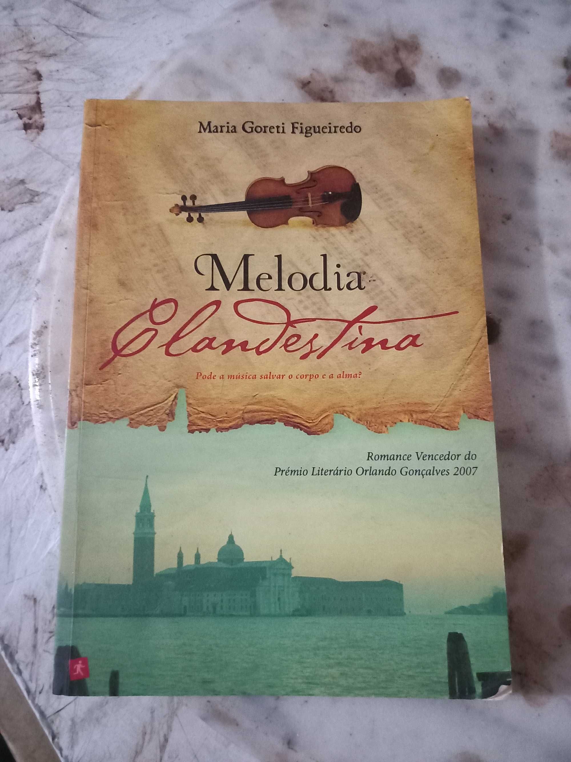 Livro "Melodia clandestina"