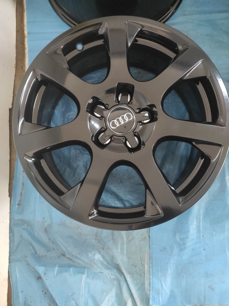 584 Felgi aluminiowe ORYGINAŁ AUDI R 17 5x112 otwór 66,6 CZARNE