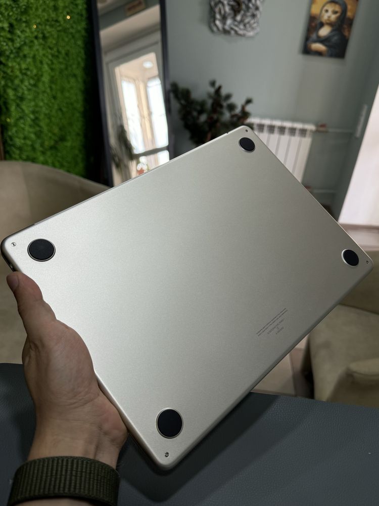 MacBook Air 13, M4, 16/256, 2025 как новый (5 циклов)