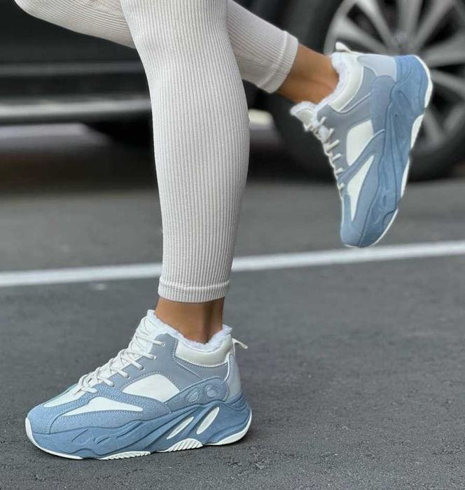 Зимние Женские кроссовки с мехом внутри голубые