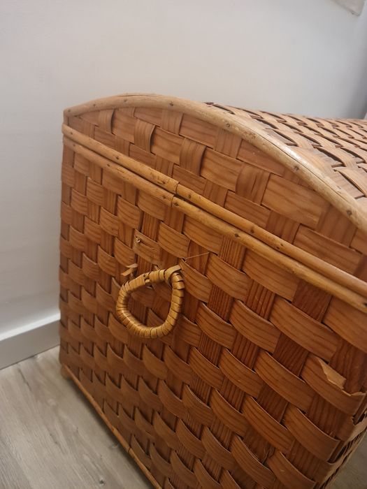 Baú antigo em madeira