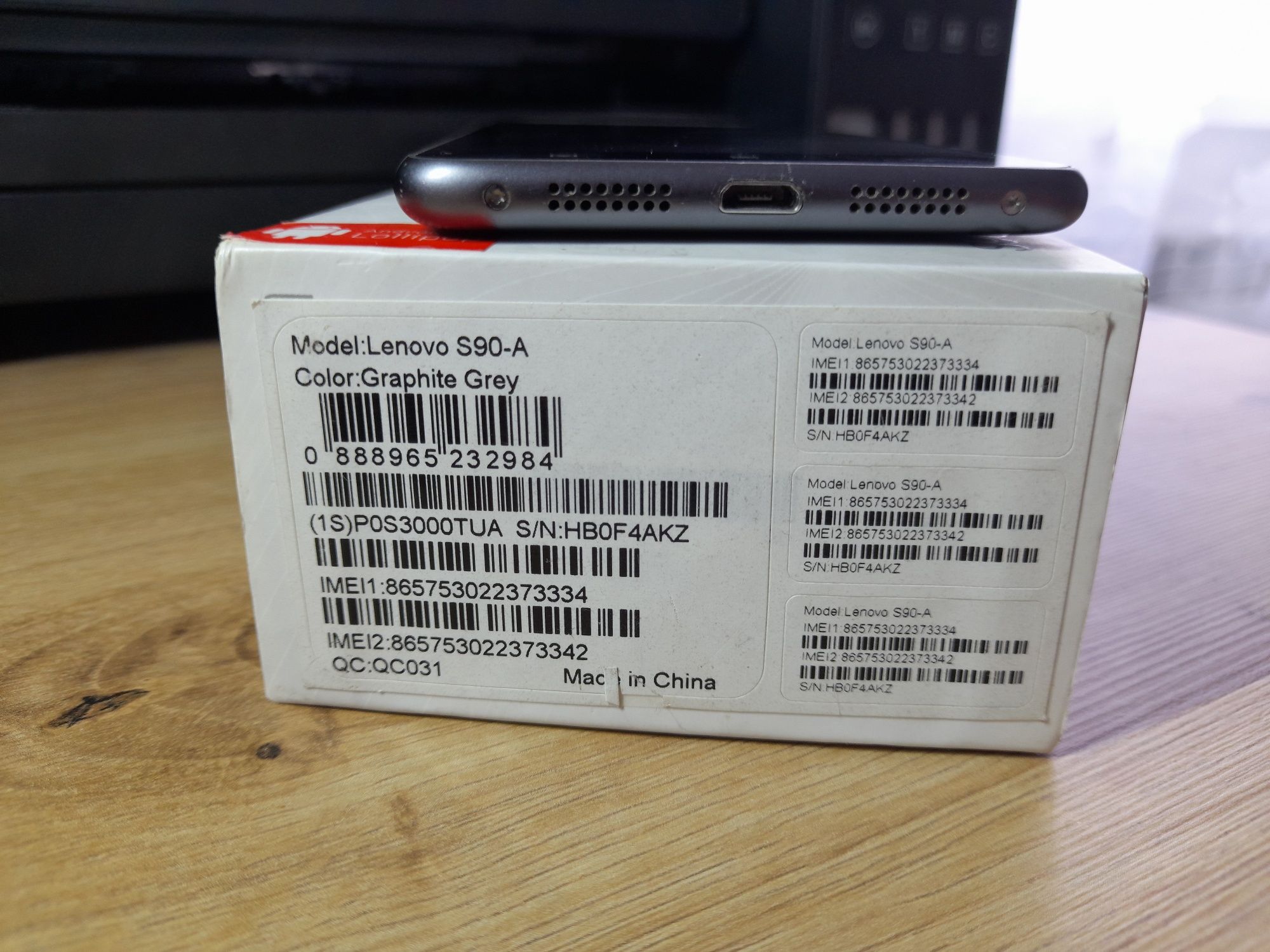 Lenovo S90-A добрий стан
