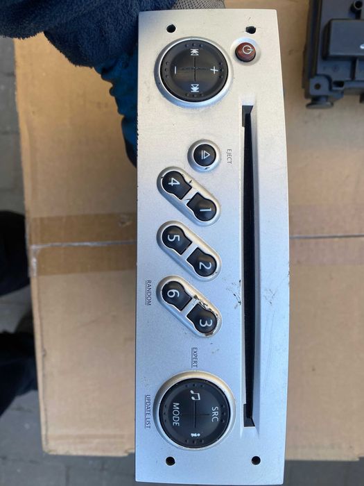 Radio fabryczne Oryginalne Modus 8200.529. 115 z kodem