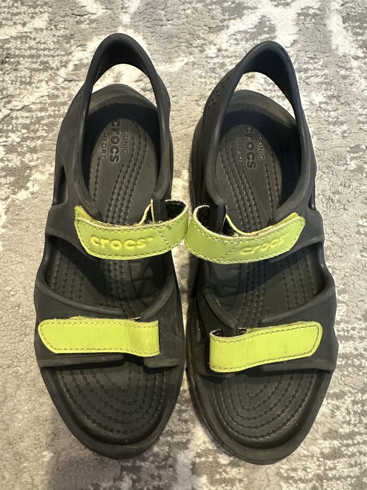 Босоніжки від crocs