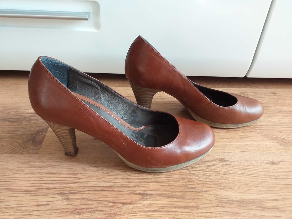 Brązowe buty na obcasie Cypres 39 wkl 25,8 cm