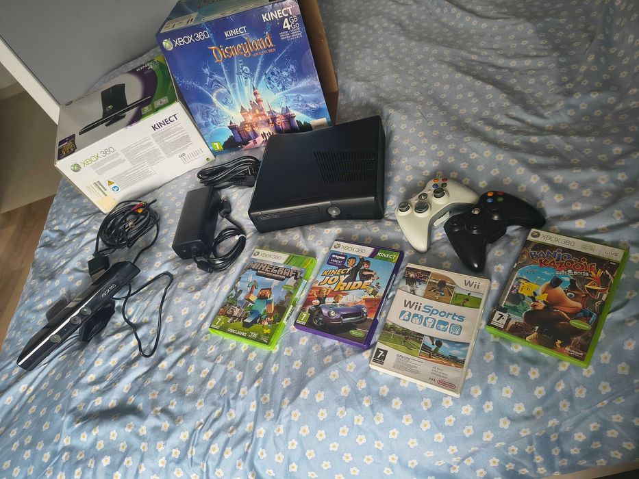 Sprzedam XBOXA 360 z kamerą i grami